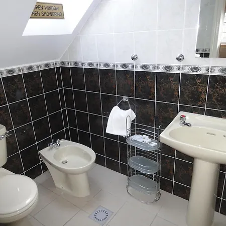 Bambury House 3*